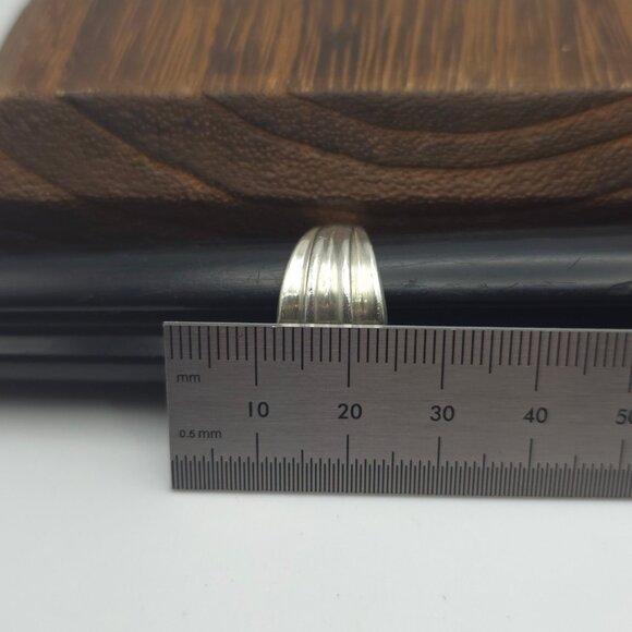 Size 8 925 Sterling Silver Cool Unisex Simple Ring - Picture 7 of 8